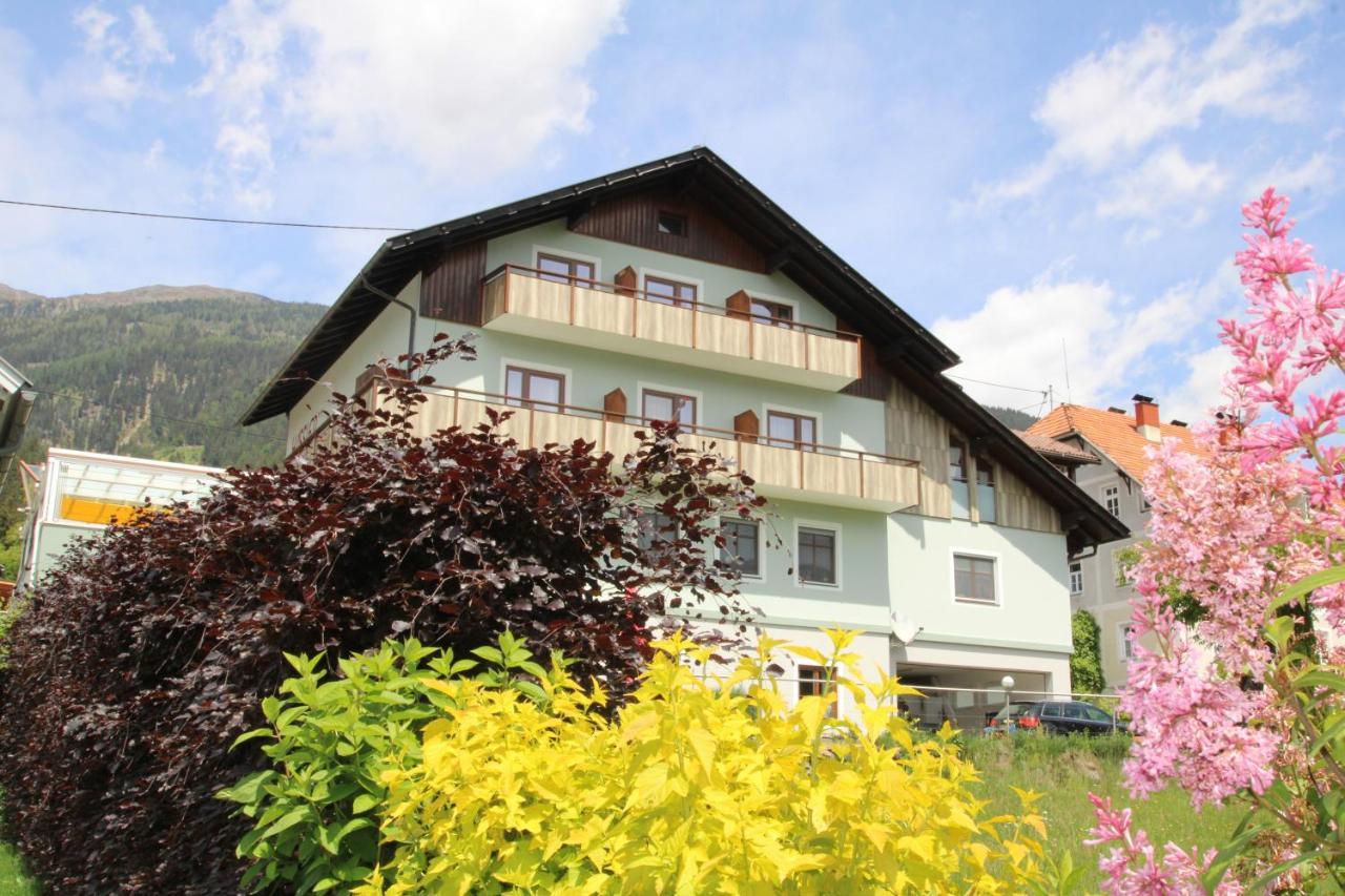 Restaurant - Cafe - Pension Hassler Berg im Drautal Buitenkant foto