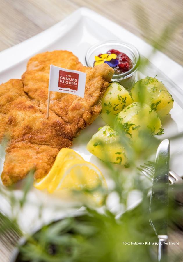 Restaurant - Cafe - Pension Hassler Berg im Drautal Buitenkant foto