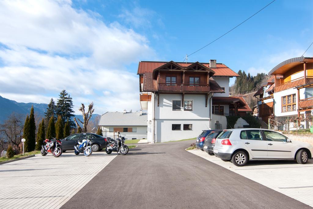 Restaurant - Cafe - Pension Hassler Berg im Drautal Buitenkant foto
