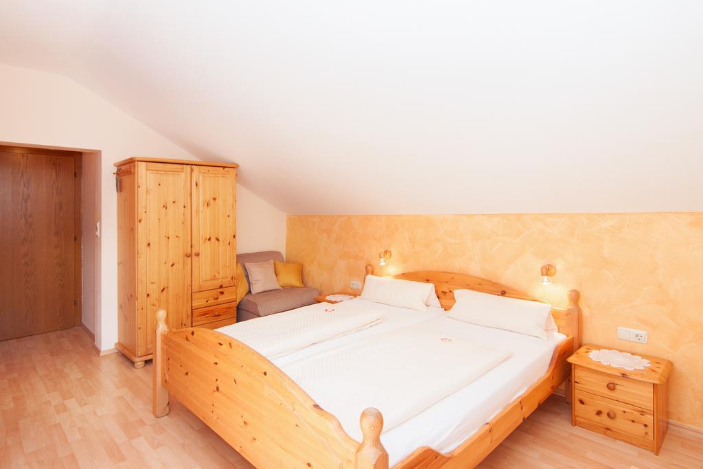 Restaurant - Cafe - Pension Hassler Berg im Drautal Kamer foto