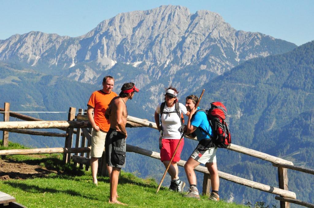 Restaurant - Cafe - Pension Hassler Berg im Drautal Buitenkant foto