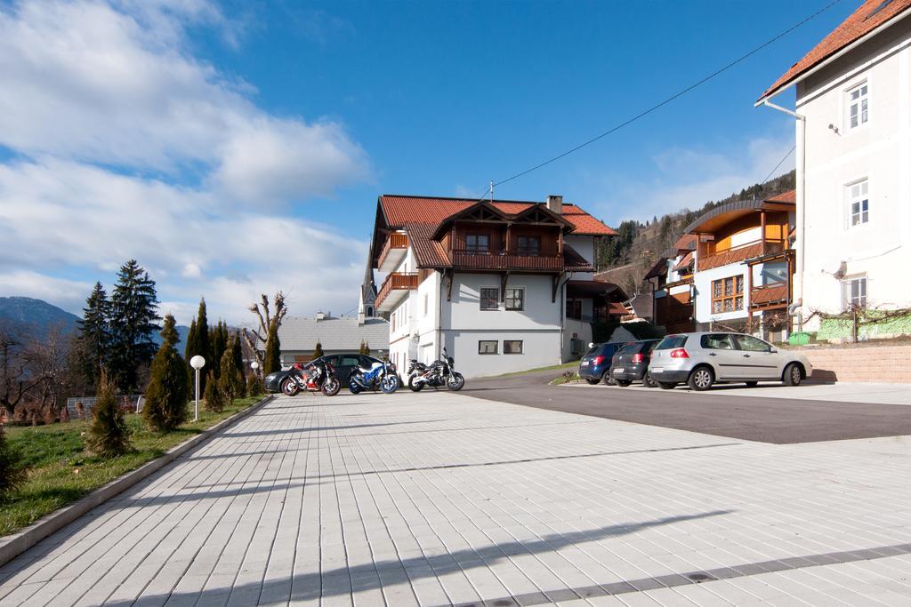Restaurant - Cafe - Pension Hassler Berg im Drautal Buitenkant foto