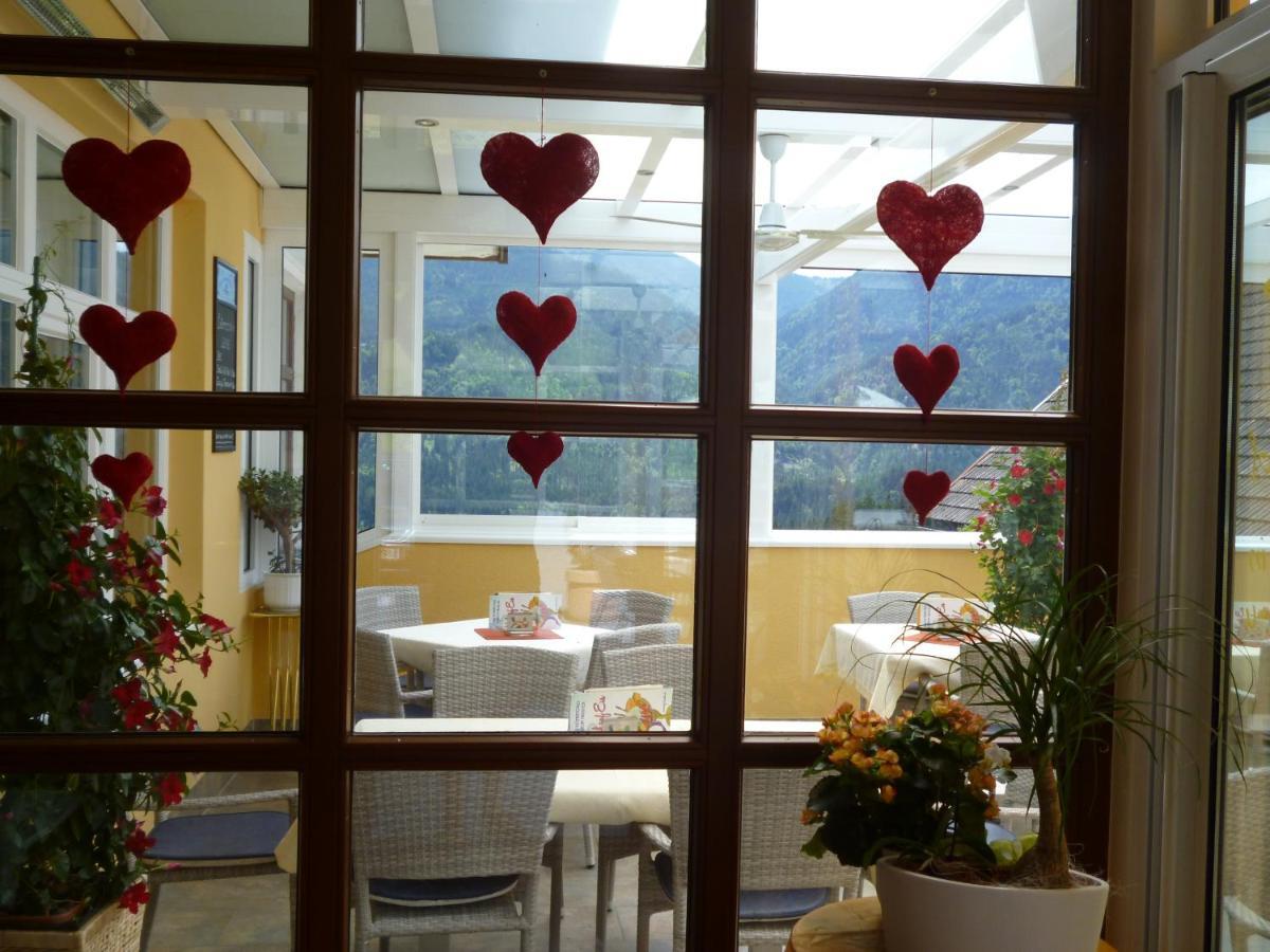 Restaurant - Cafe - Pension Hassler Berg im Drautal Buitenkant foto